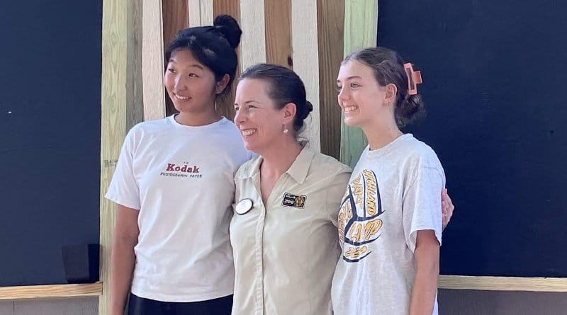 BSA 部队 1899 帮助国际女孩赢得鹰奖 | BSA Troop 1899 Helps International Girls Earn Eagle