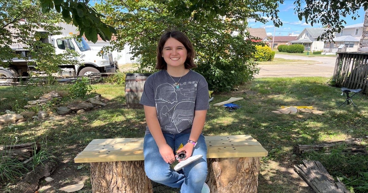 随着女孩参与童子军活动的增加，费尔伯恩女孩成为该市历史上第一位鹰级童子军 | Fairborn girl becomes first Eagle Scout in city's history as girls participation in Scouting grows