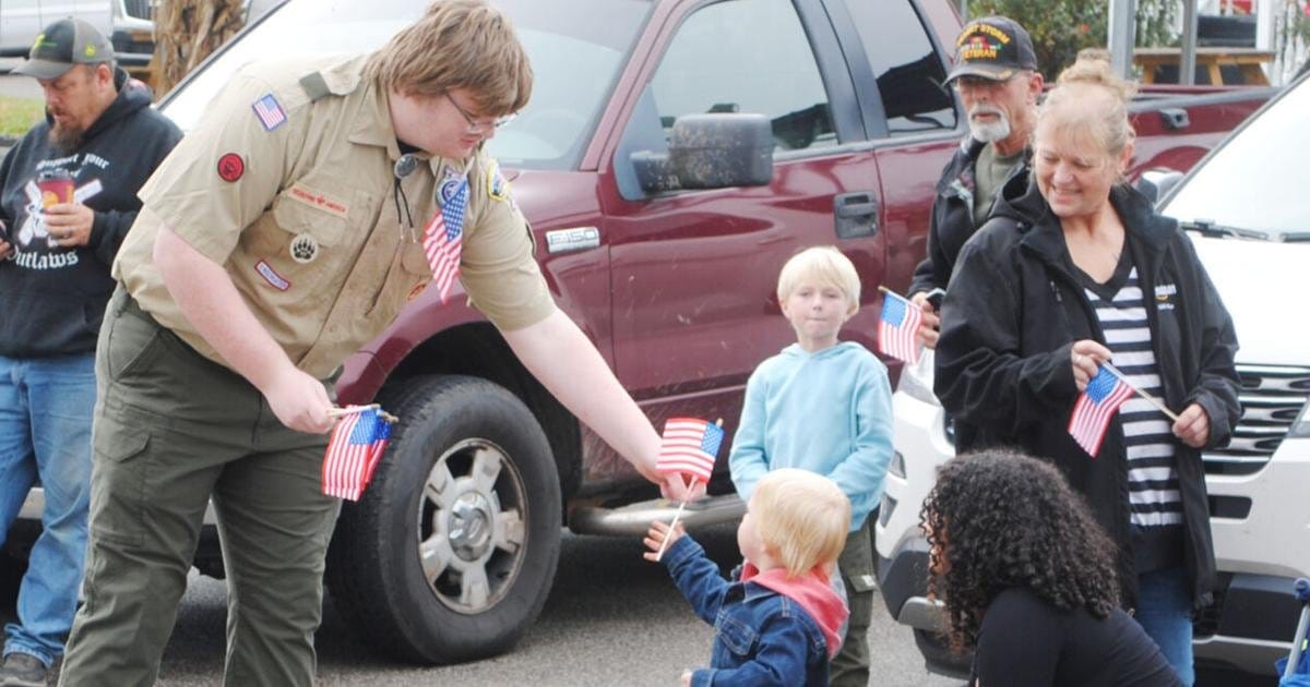 Coming together to honor veterans in Vine Grove  | 齐聚一堂，向 Vine Grove 的退伍军人致敬