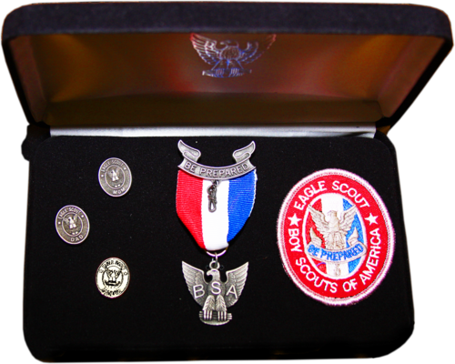 高级伊森·帕萨奇 (Ethan Passage) 荣获鹰级童子军 (Eagle Scout)，这是美国童子军成就中的最高荣誉 | Senior Ethan Passage earns Eagle Scout, highest honor in Boy Scouts of America achievement