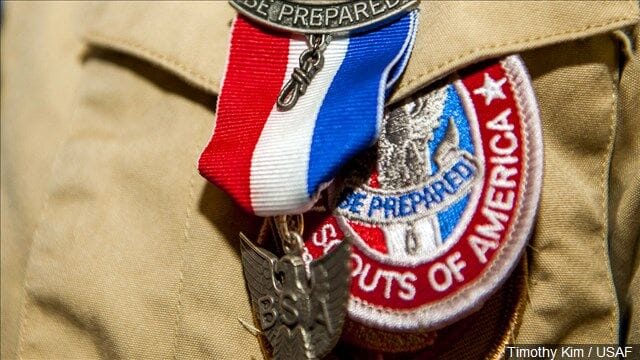 亨廷顿牙医获杰出鹰级童子军勋章：75年社区服务铸就传奇 | Eagle Scout Award Ceremony Set for Huntington Dentist