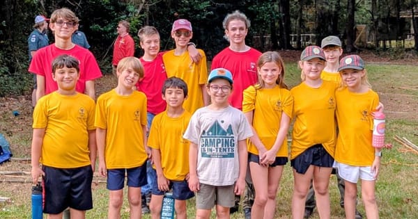 童子军的精彩冒险：年轻人在韦伯洛斯森林 (Webelos Woods) 学习绳索 | Scouts' excellent adventure: Youngsters learn the ropes at Webelos Woods