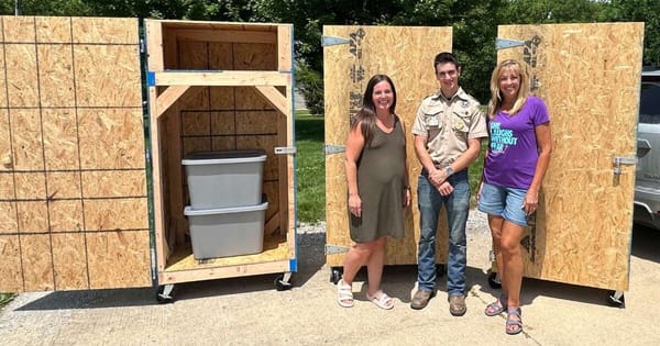 费尔菲尔德童子军获得鹰童子军徽章 | Fairfield Boy Scout earns Eagle Scout badge